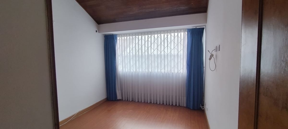 Casa en Arriendo - Bogota, ALHAMBRA 3859