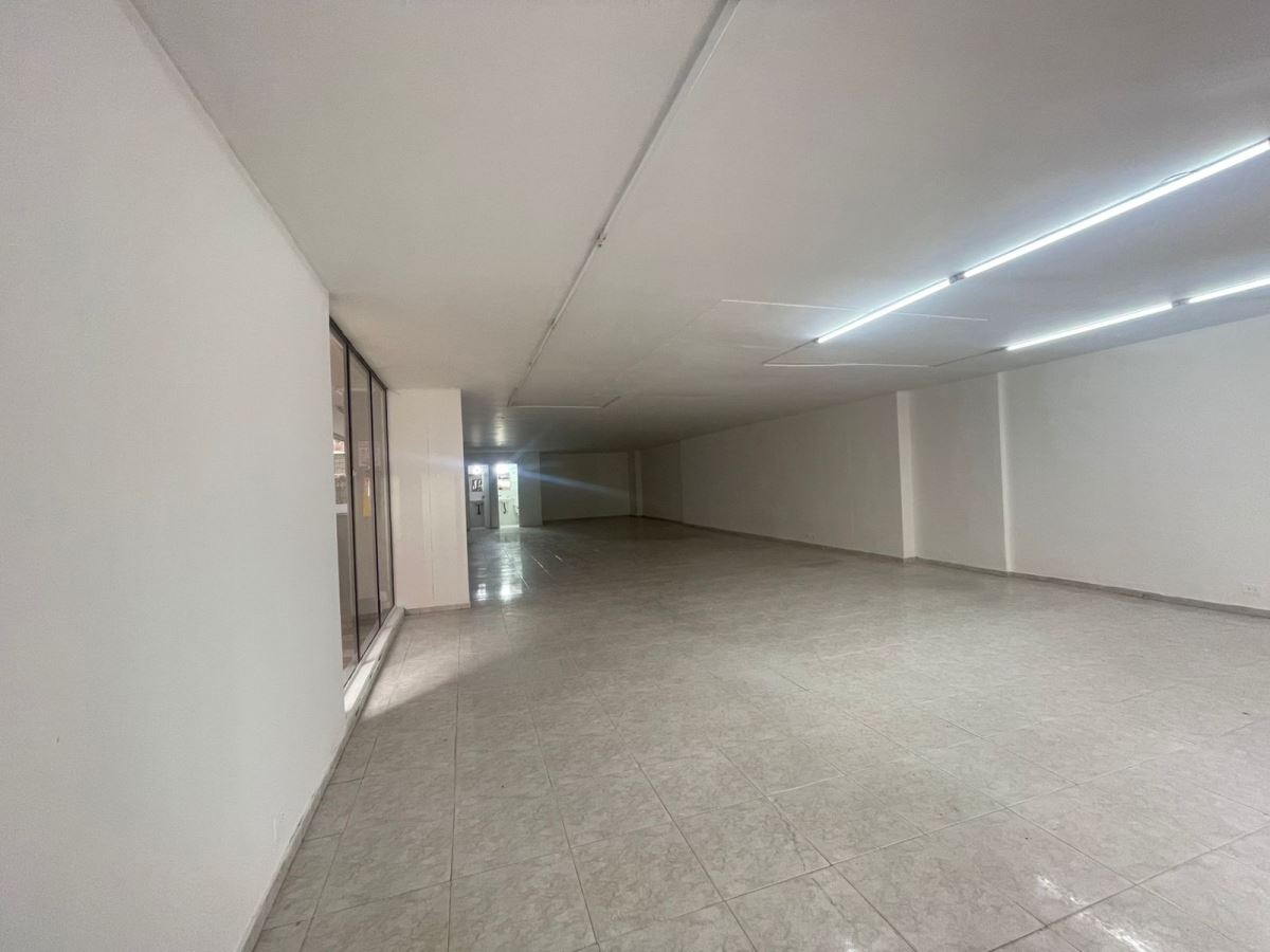 Local en Arriendo - Bogota, LAGO GAITÁN 4420