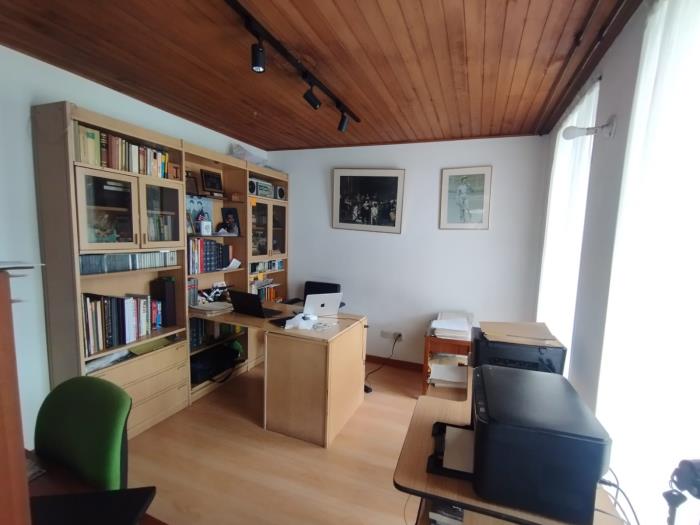 Casa en Venta - Bogota, PUENTE LARGO 2416