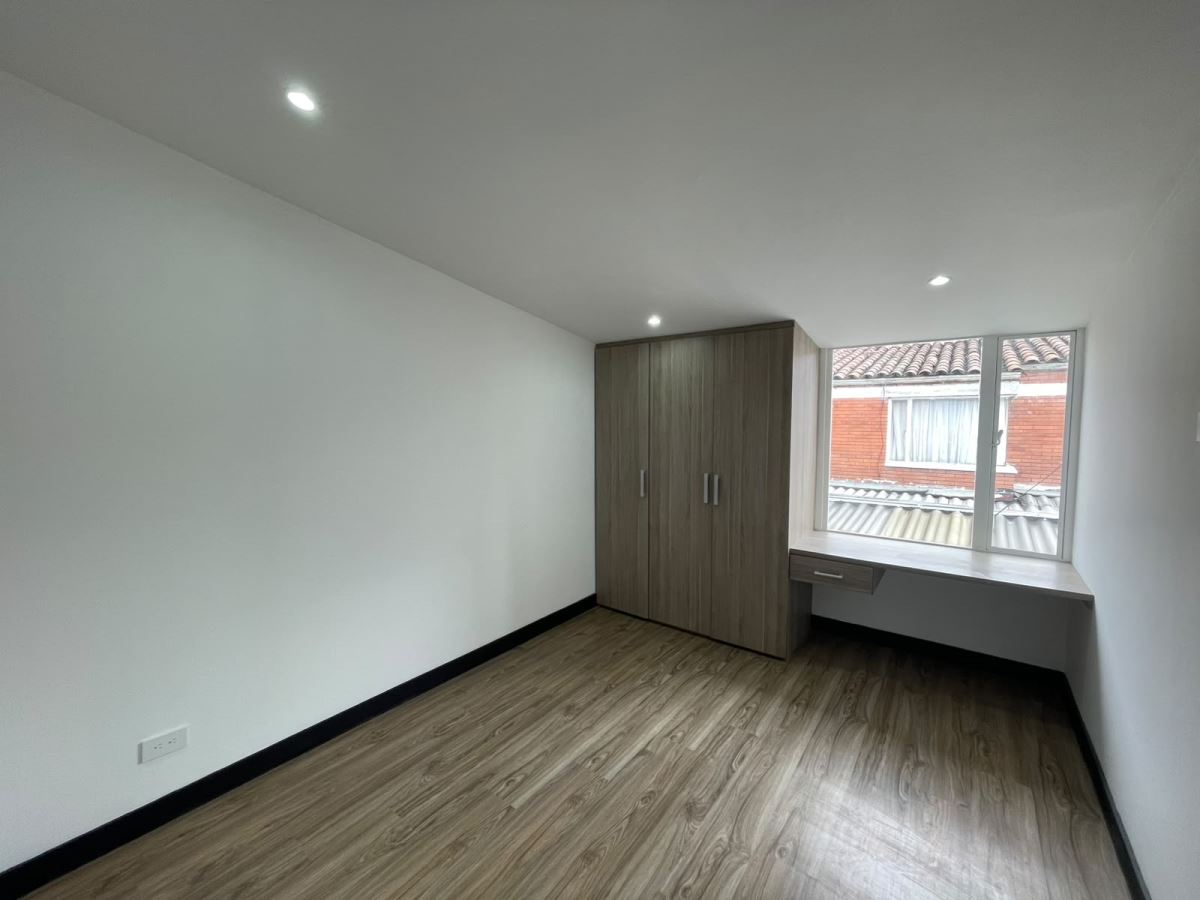 Casa en Arriendo - Bogota, PONTEVEDRA 6328