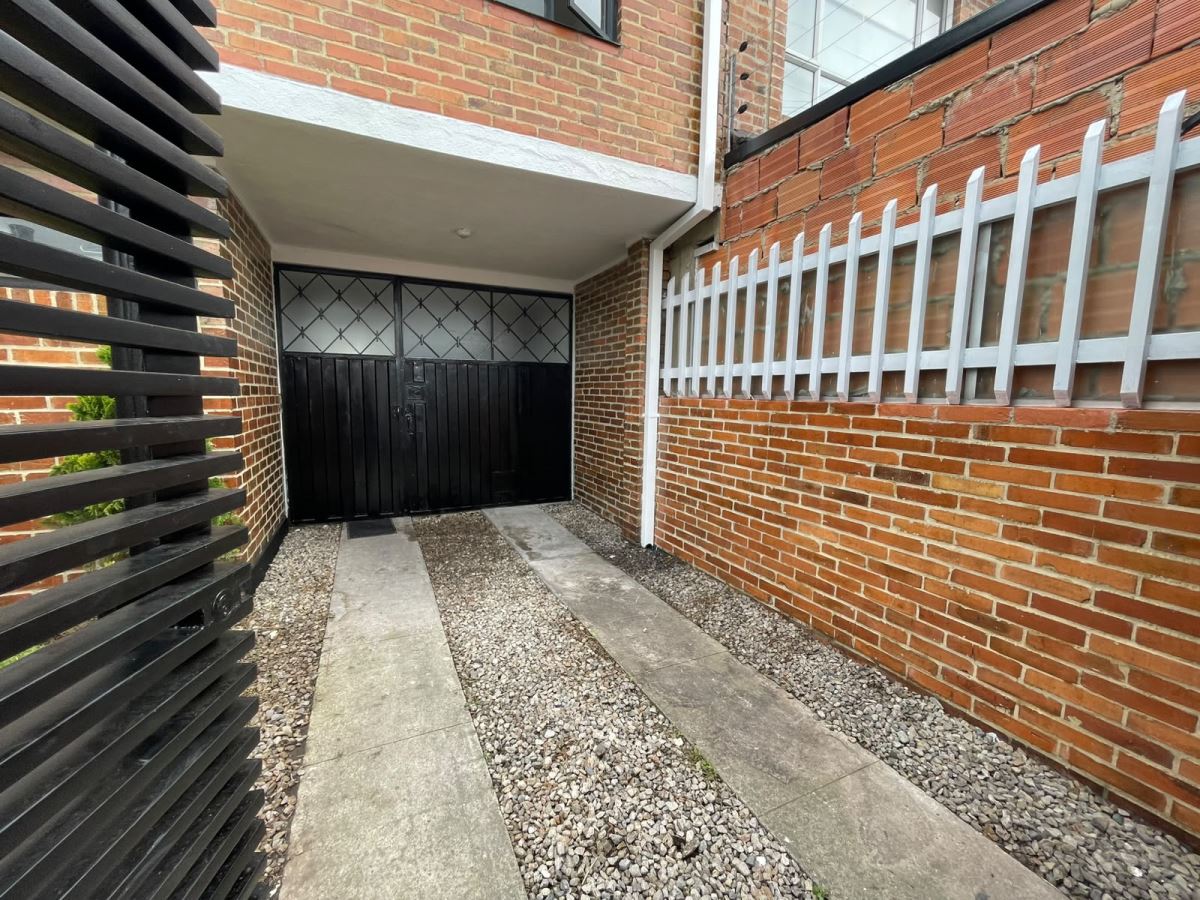 Casa en Arriendo - Bogota, PONTEVEDRA 6328
