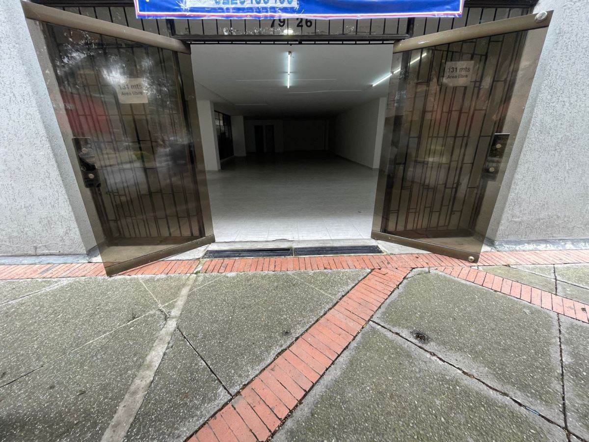 Local en Arriendo - Bogota, LAGO GAITÁN 4420