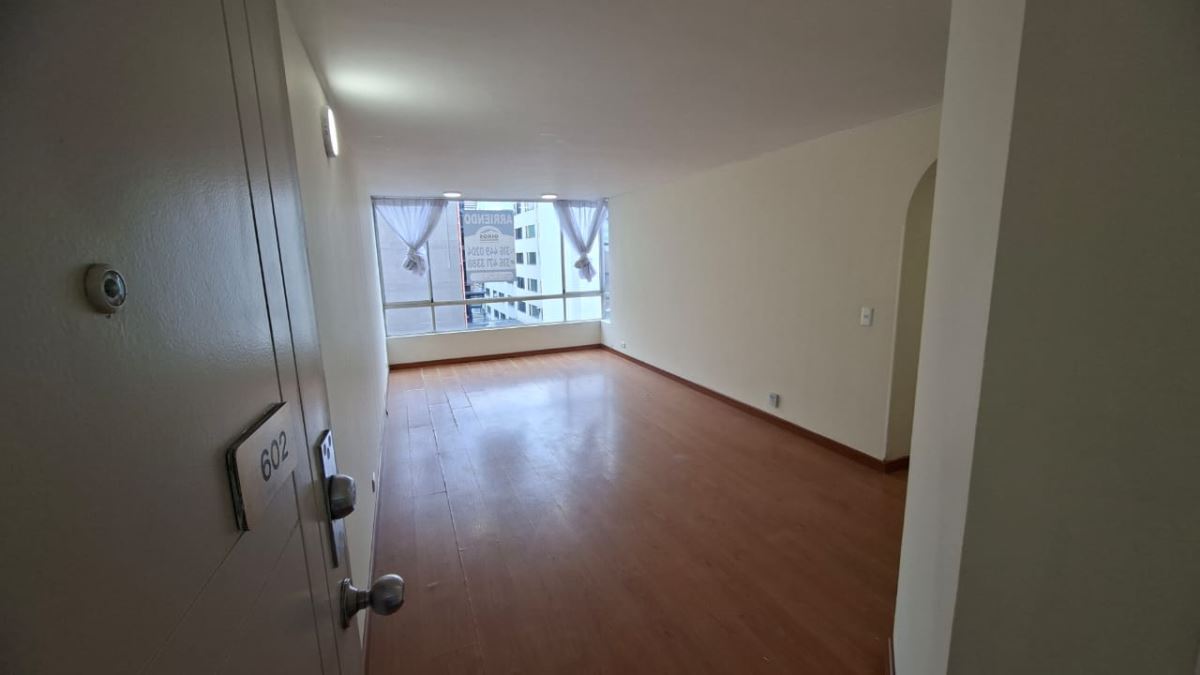 Apartamento en Arriendo - Bogota, LAGO GAITÁN 1252