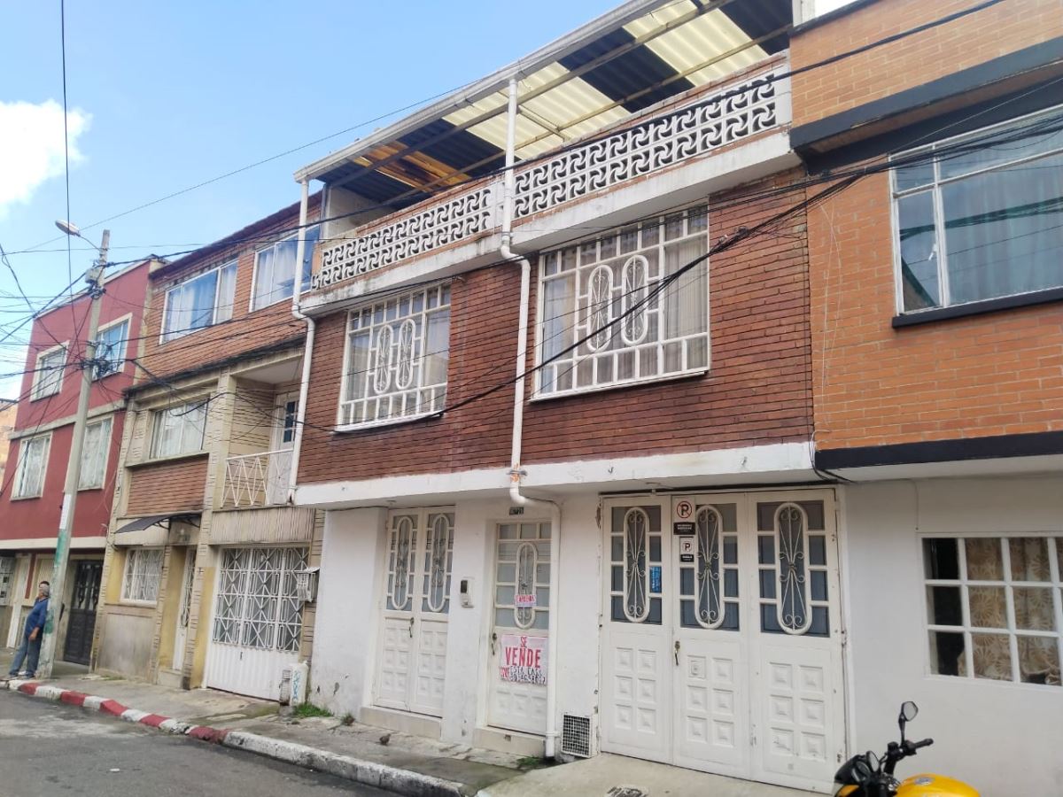 Casa en Venta - Bogota, SAN LUIS 2940