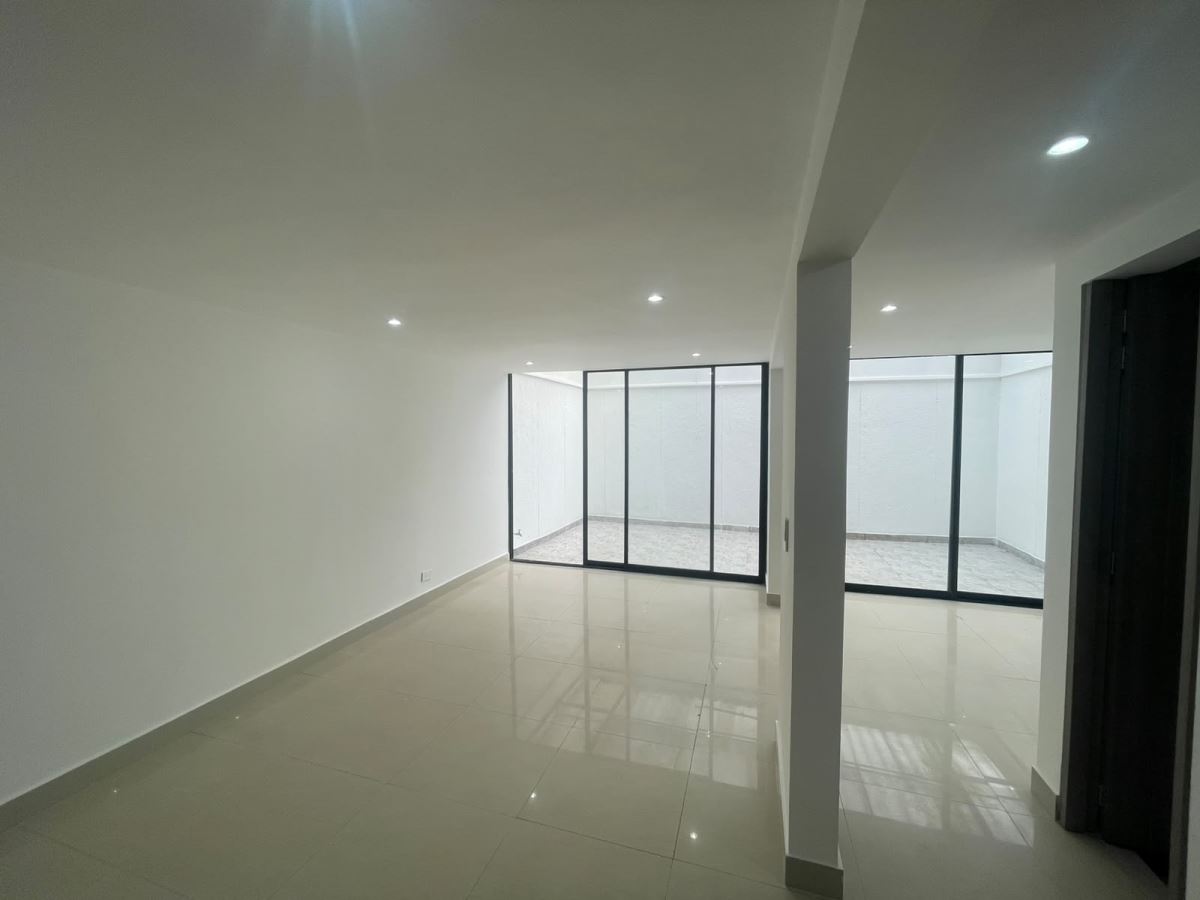Casa en Arriendo - Bogota, PONTEVEDRA 6328