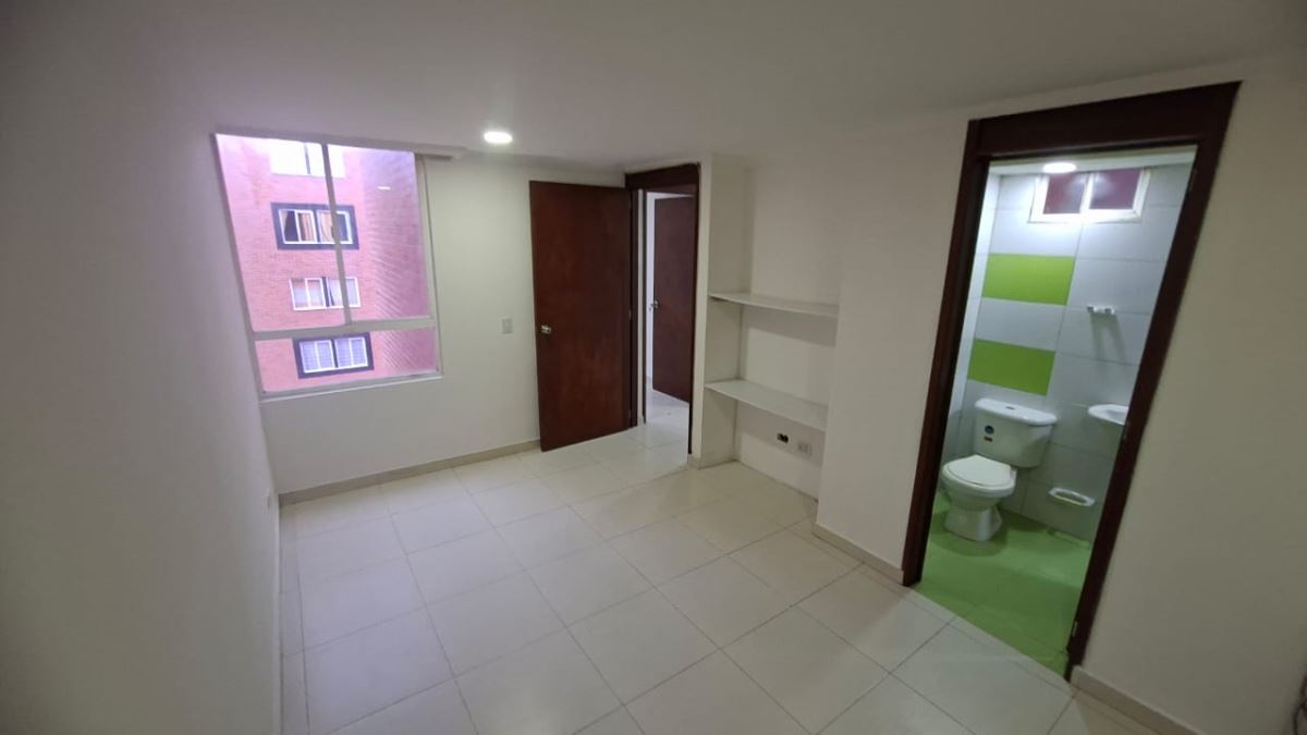 Apartamento en Arriendo - Madrid, ALTOS DE MADRID 6343