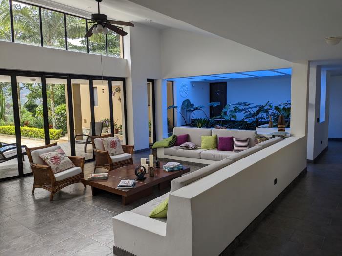 Casa en Venta - Silvania,  2267