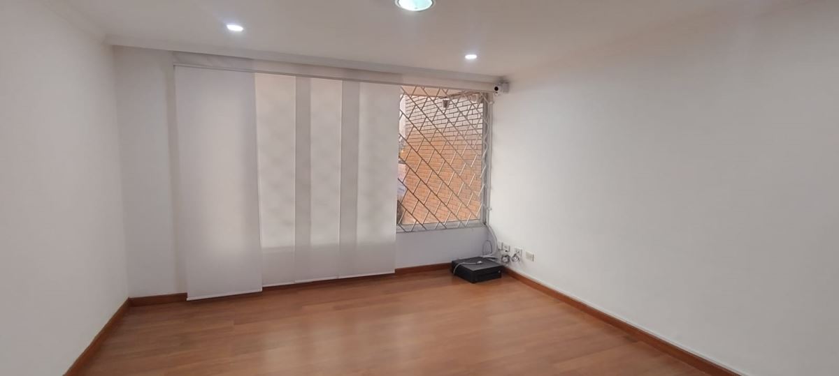 Casa en Arriendo - Bogota, ALHAMBRA 3859