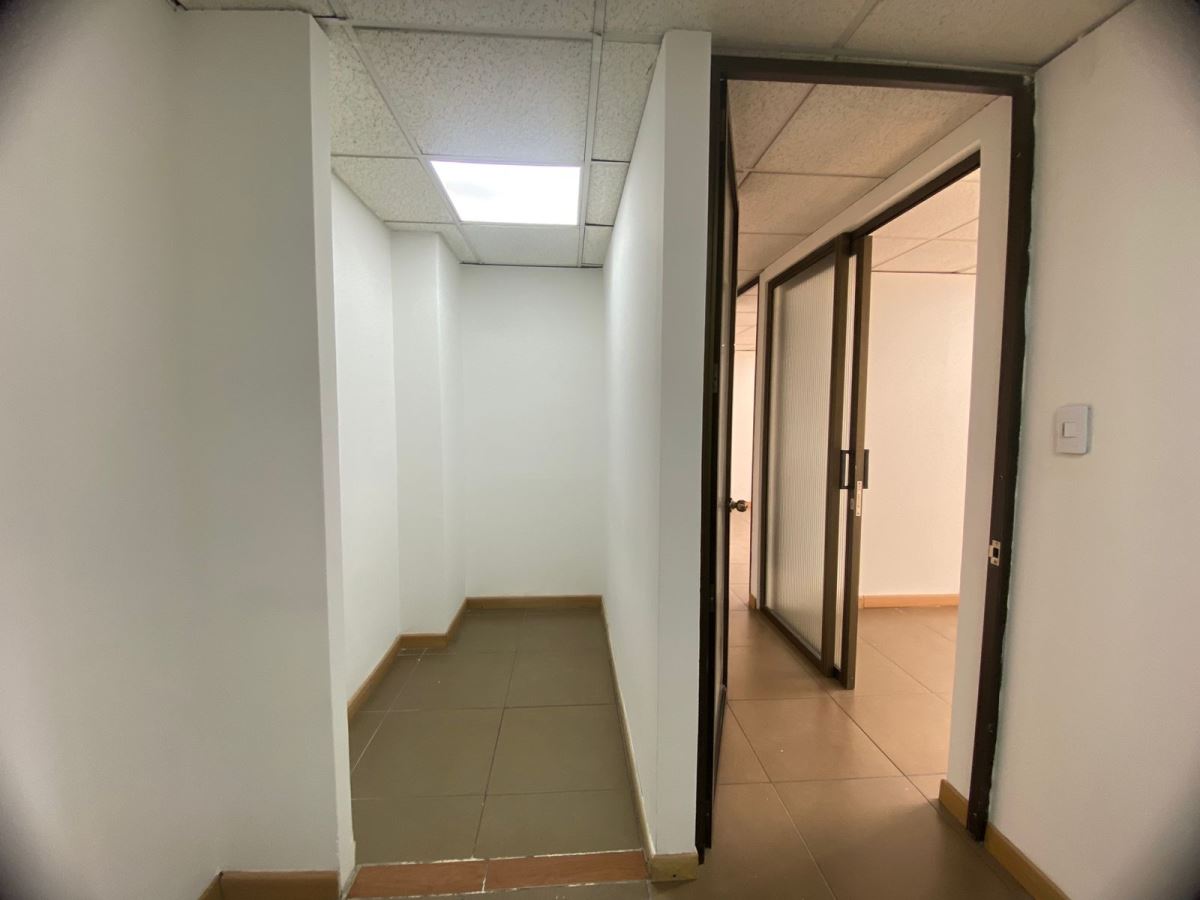 Oficina en Arriendo - Bogota, LAGO GAITÁN 870