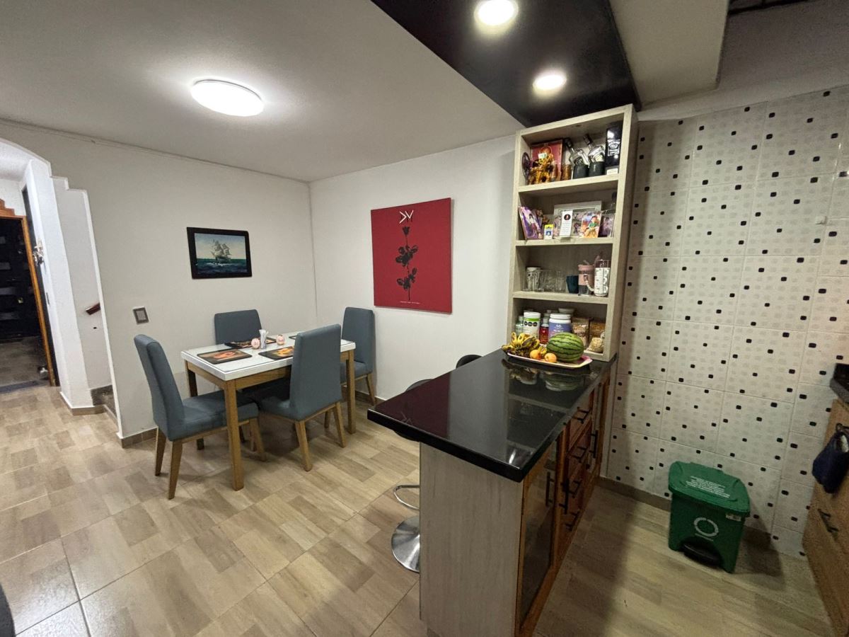 Casa en Venta - Bogota, LOMBARDIA 5176