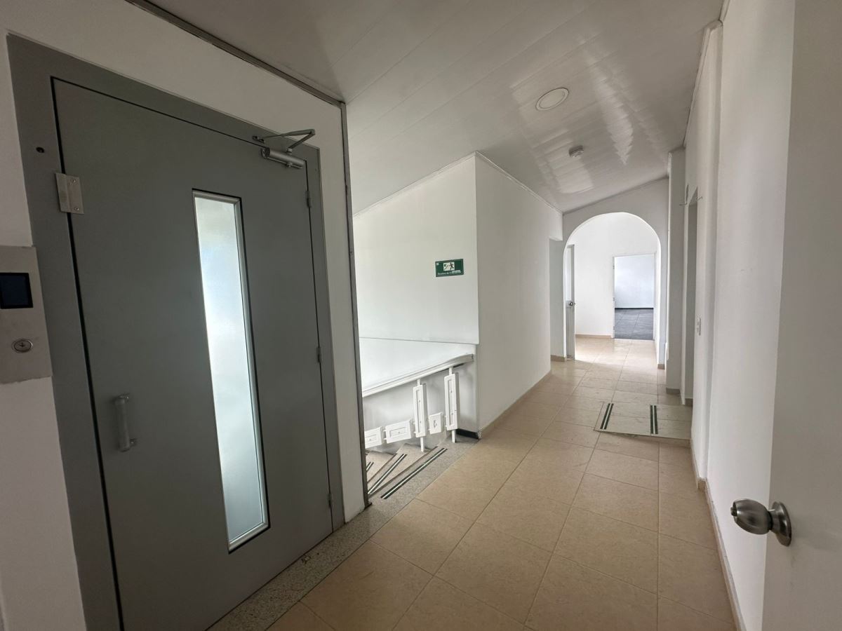 Local en Arriendo - Bogota, QUINTA PAREDES 4684