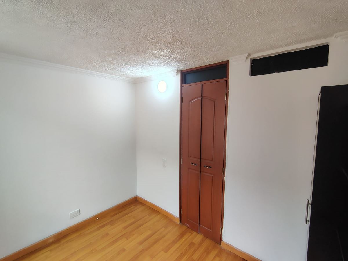 Casa en Venta - Bogota, VILLA ALSACIA 5784