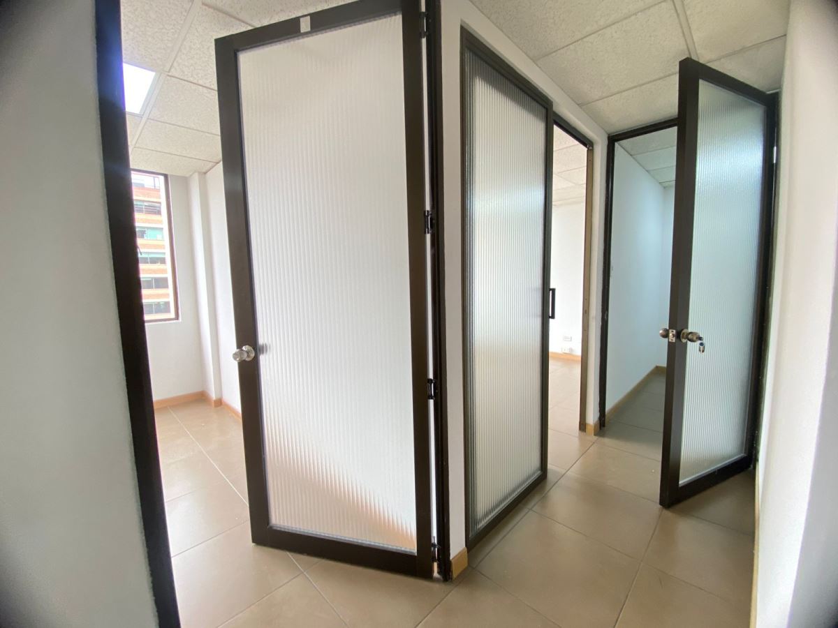 Oficina en Arriendo - Bogota, LAGO GAITÁN 870