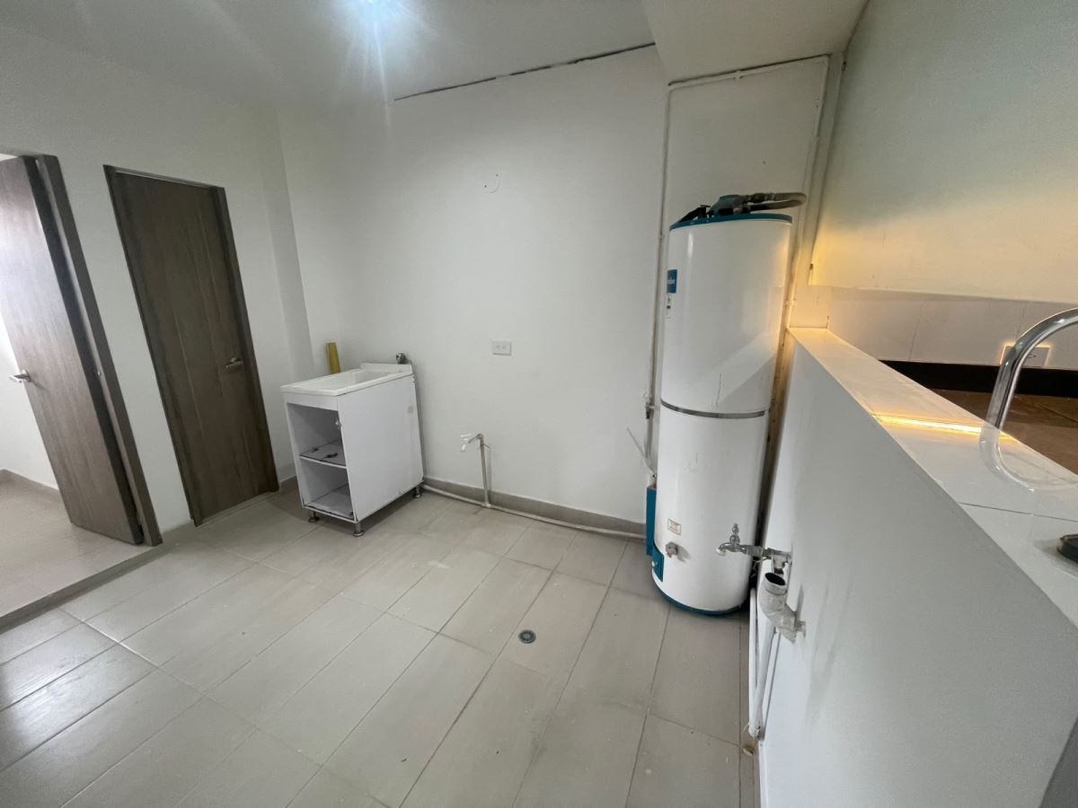 Casa en Arriendo - Bogota, PONTEVEDRA 6328