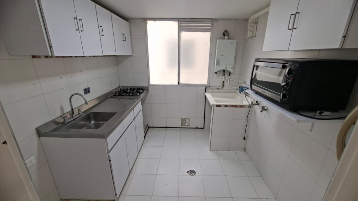Apartamento en Arriendo - Bogota, LAGO GAITÁN 1252
