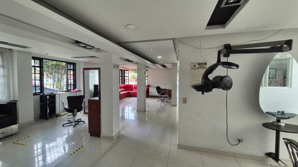 Casa en Arriendo - Bogota, LOS CEDROS 5899