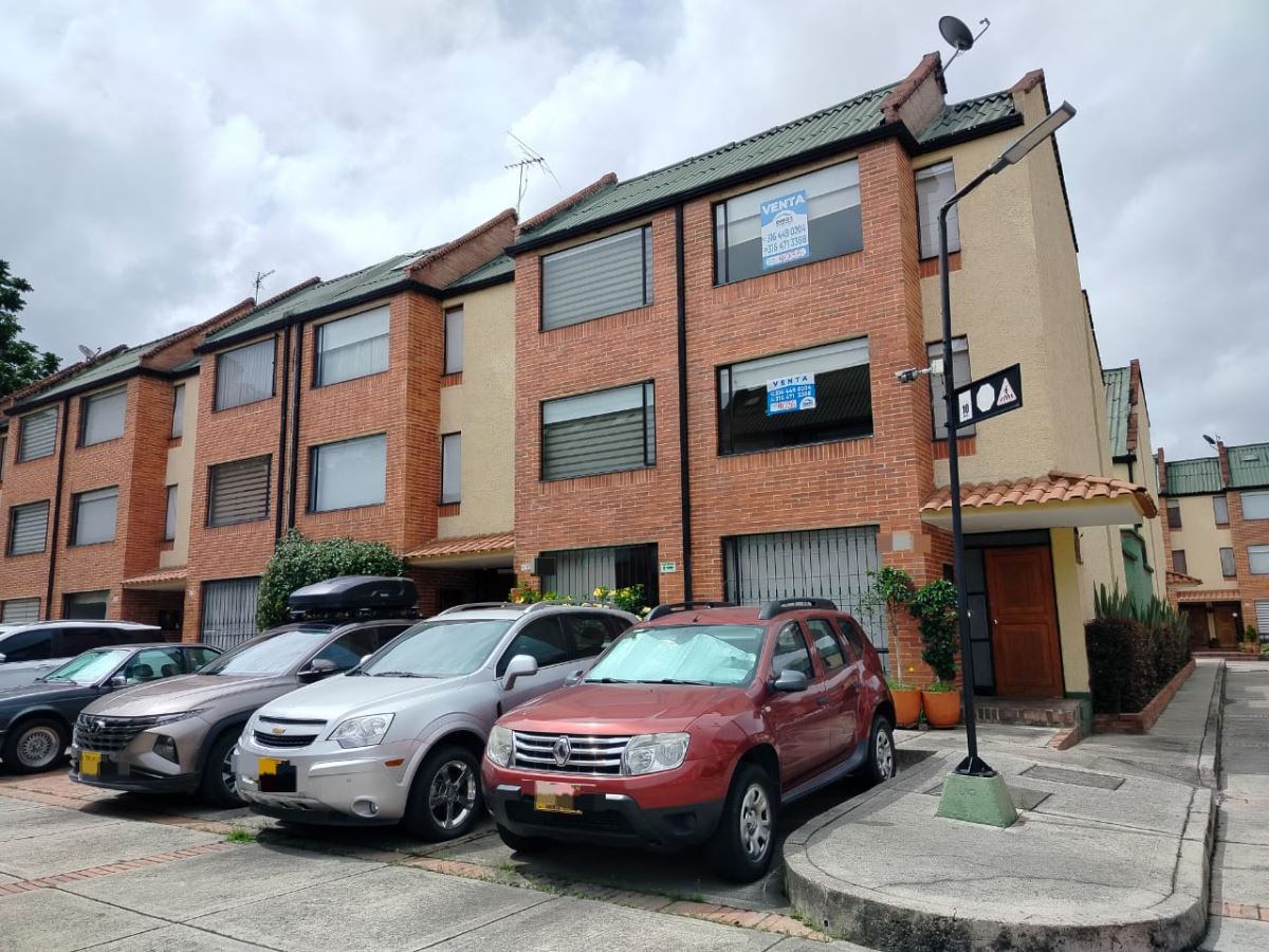 Casa en Venta - Bogota, LA PRADERA NORTE 4036