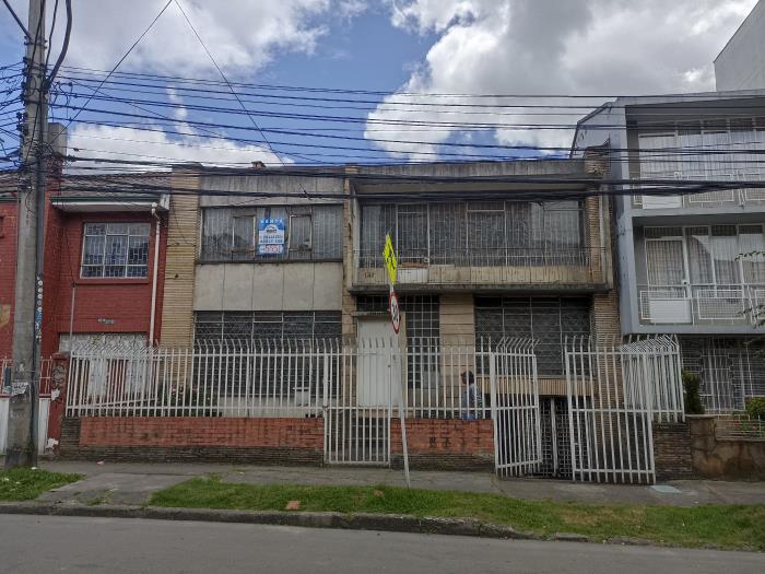 Casa en Venta - ,  2268