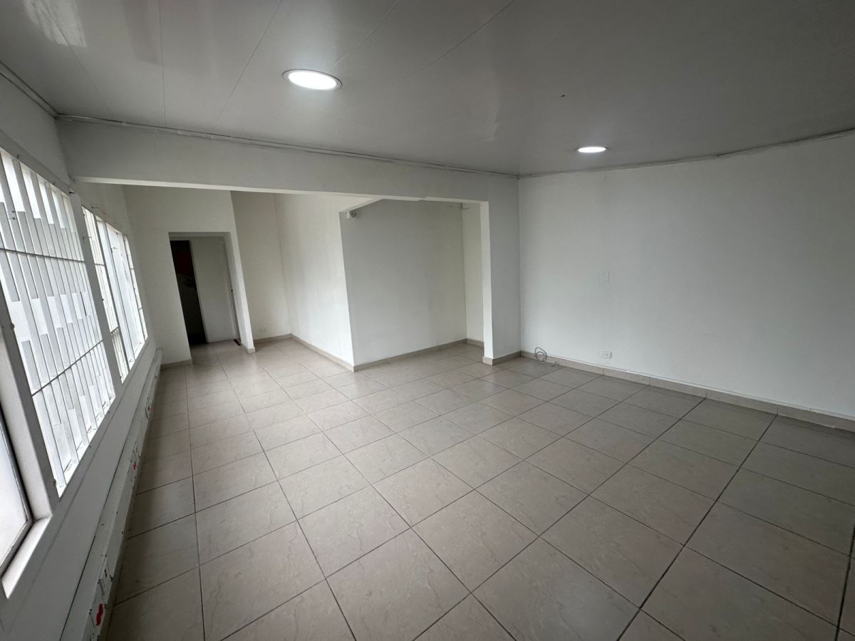 Local en Arriendo - Bogota, QUINTA PAREDES 4684