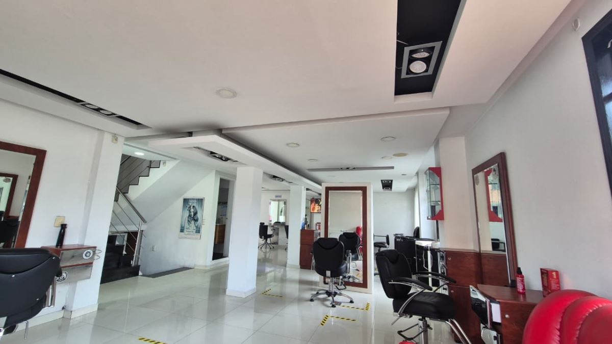 Casa en Arriendo - Bogota, LOS CEDROS 5899