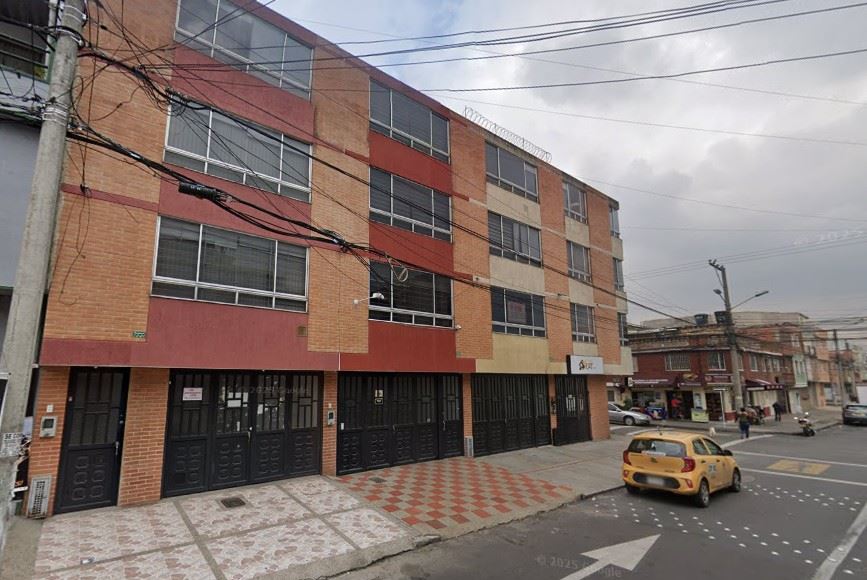 Casa en Venta - Bogota, SAMPER MENDOZA 4295