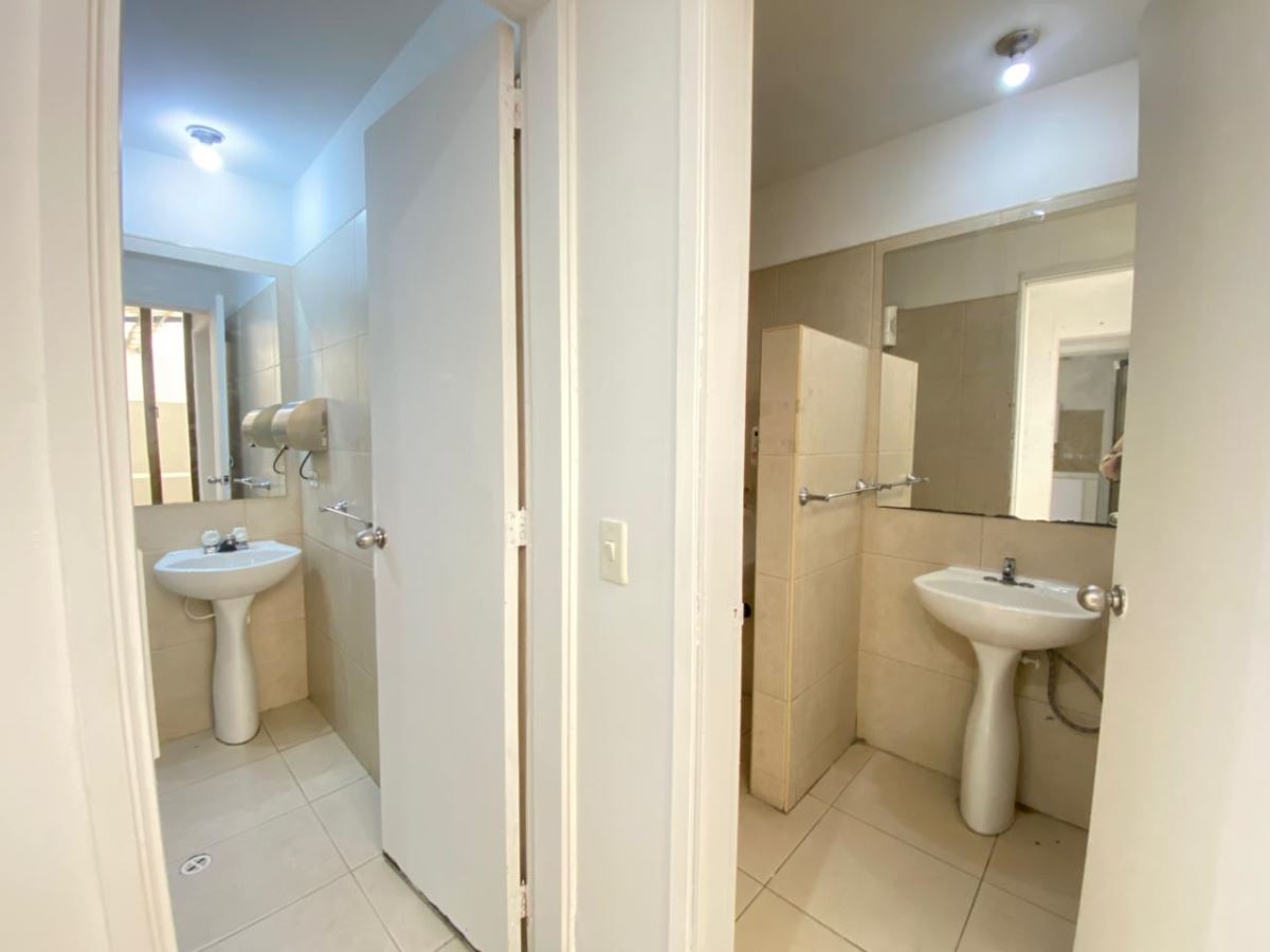 Casa en Arriendo - Bogota, LAGO GAITÁN 4445