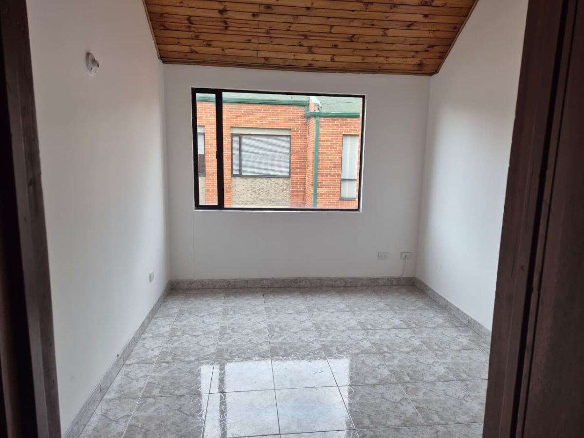 Casa en Arriendo - Bogota, CEDRITOS 5154