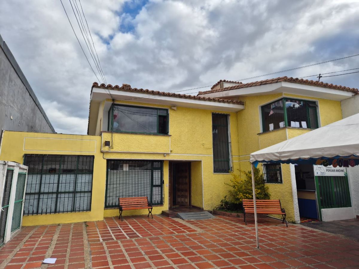 Casa en Arriendo - Bogota, CEDRITOS 4746