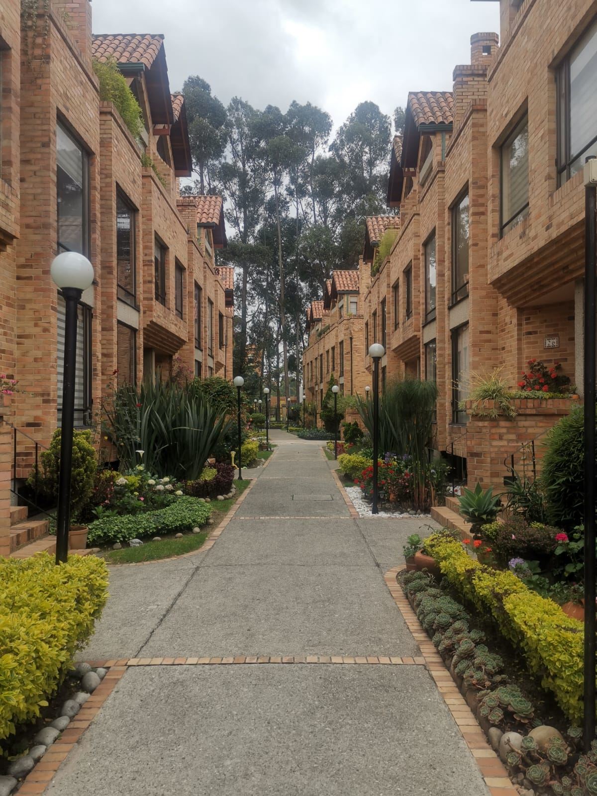 Casa en Venta - Bogota, NORMANDÍA 3806