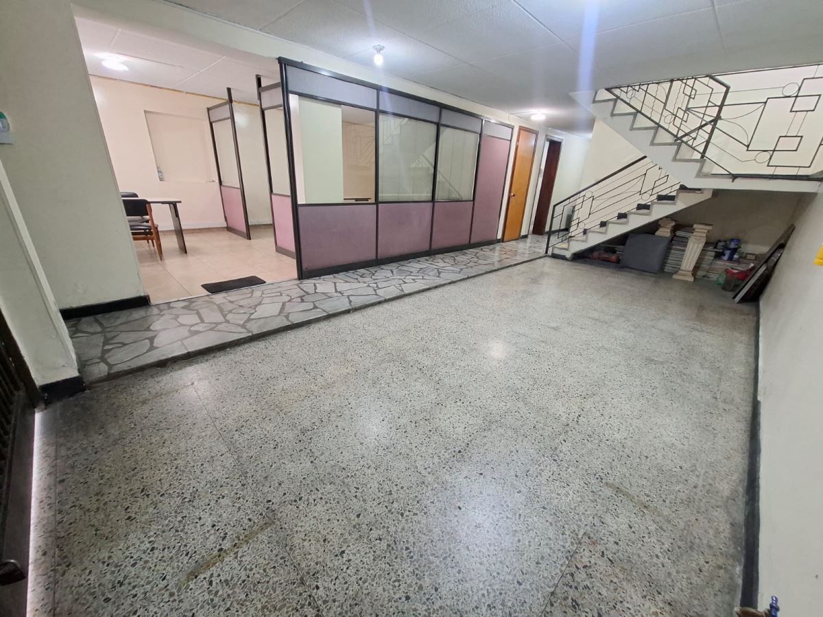 Casa en Arriendo - Bogota, SANTA ISABEL 6310