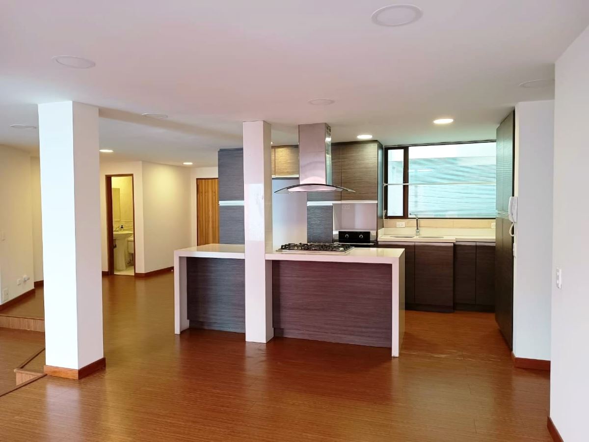 Apartamento en Arriendo - Bogota, SANTA BÁRBARA 6246