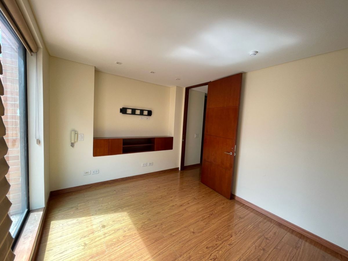 Casa en Arriendo - Bogota, ALHAMBRA 6053
