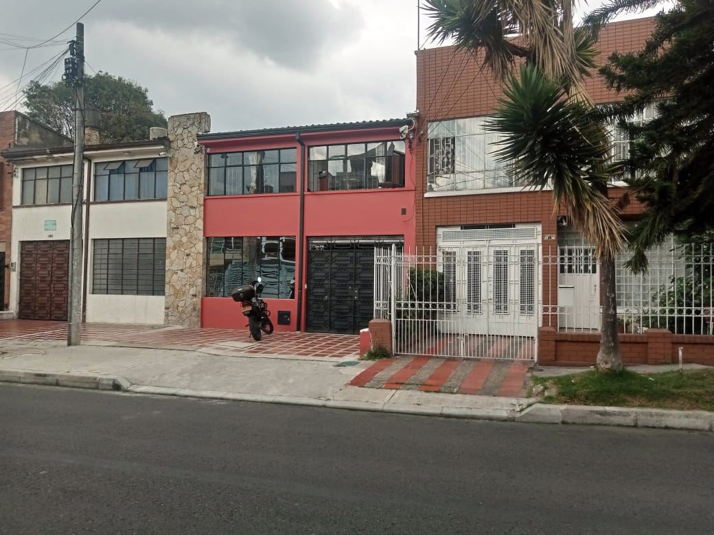 Casa en Venta - Bogota, SAN LUIS 2940