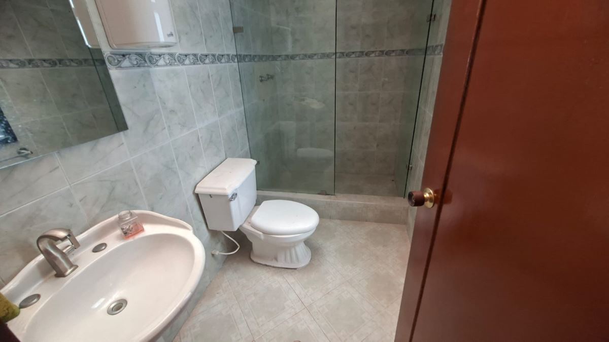 Casa en Arriendo - Bogota, SANTA PAULA 5180