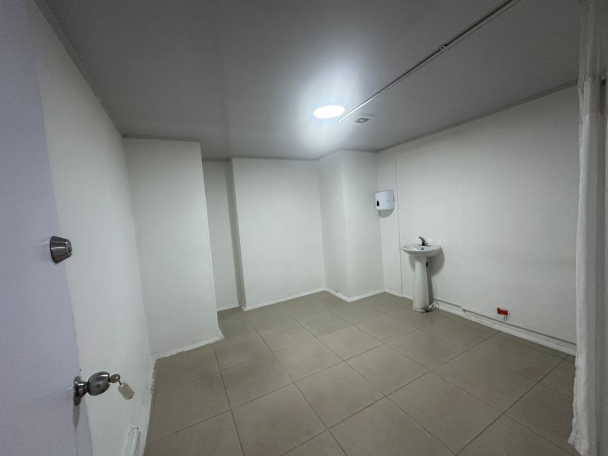 Local en Arriendo - Bogota, QUINTA PAREDES 4684