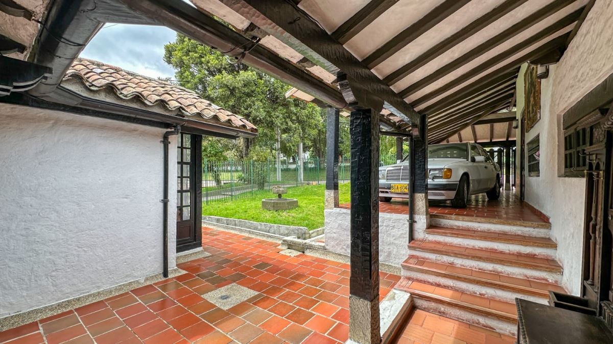 Casa en Arriendo - Bogota, NIZA 5950