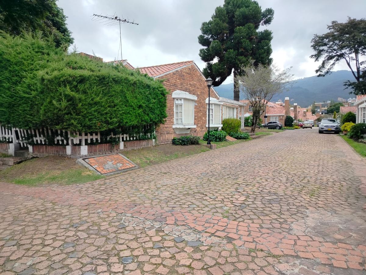 Casa en Venta - Bogota, LISBOA 3795