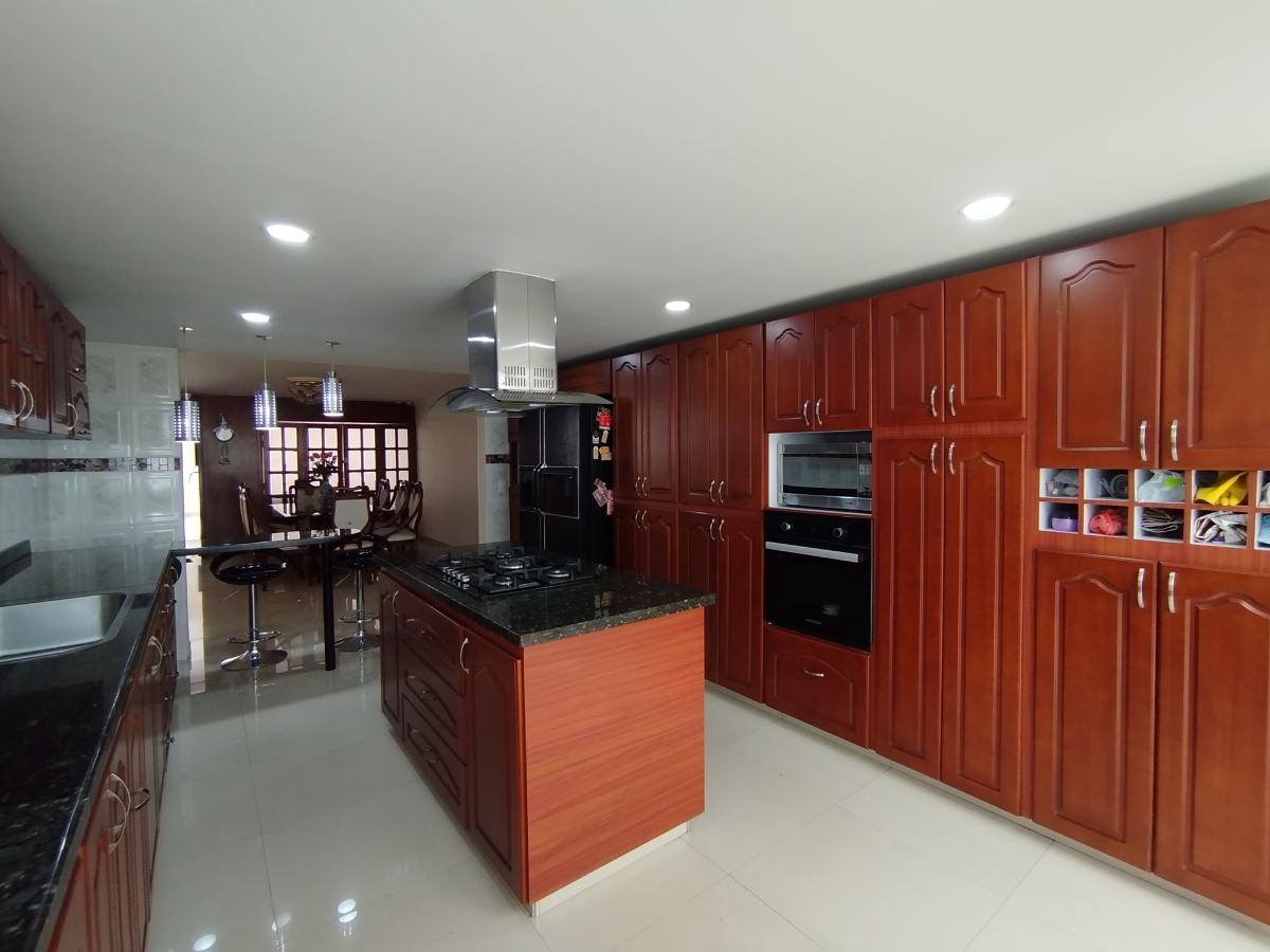Casa en Arriendo - Bogota, PRADO VERANIEGO NORTE 3908