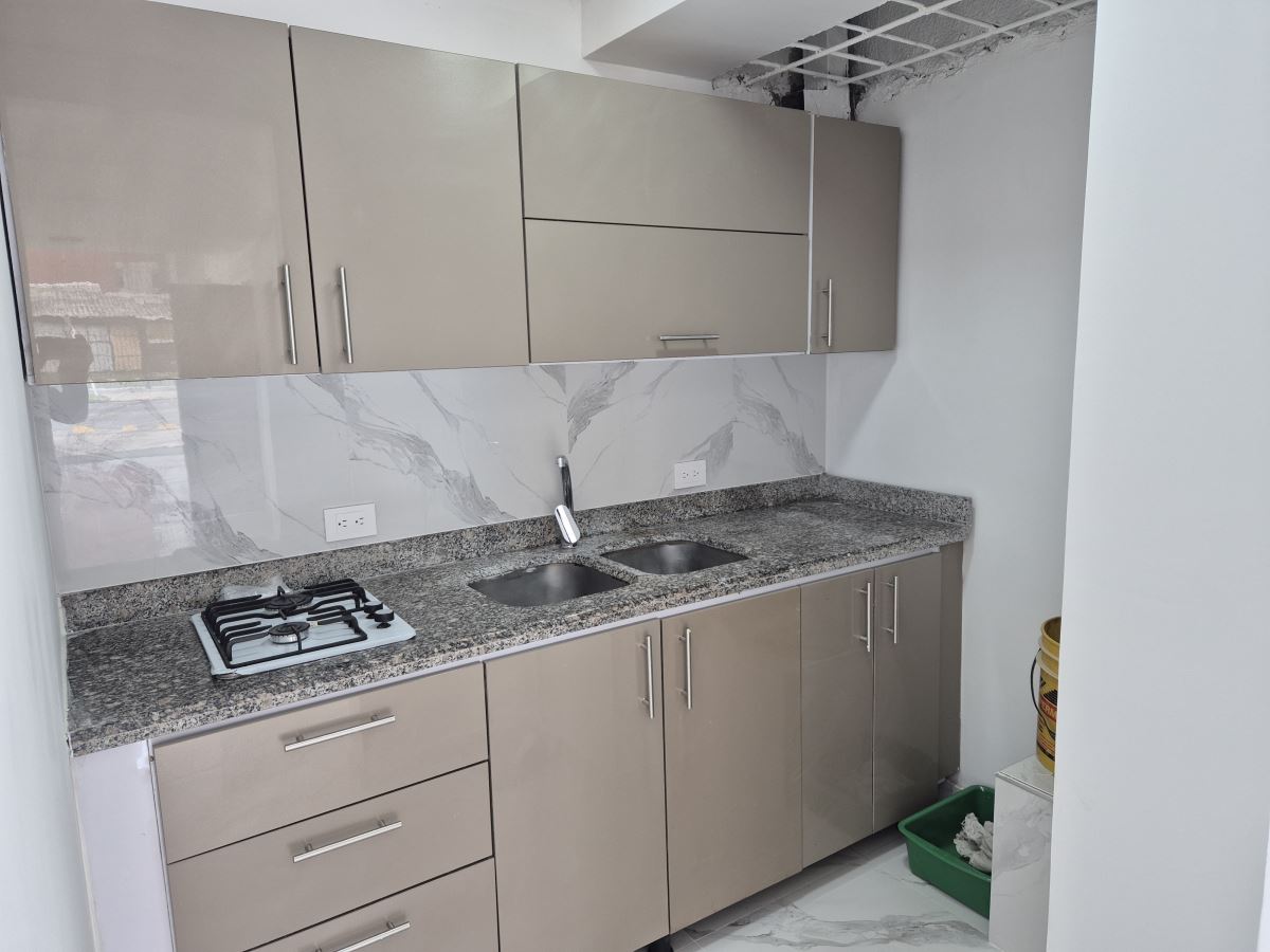 Local en Arriendo - Bogota, LOS CEDROS 5238