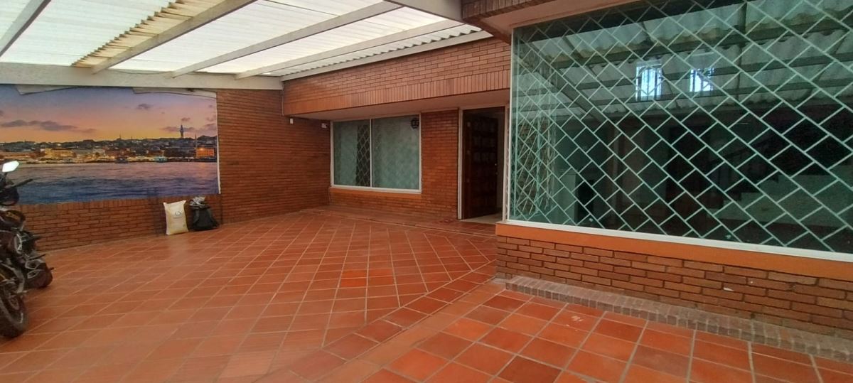 Casa en Arriendo - Bogota, ALHAMBRA 3859