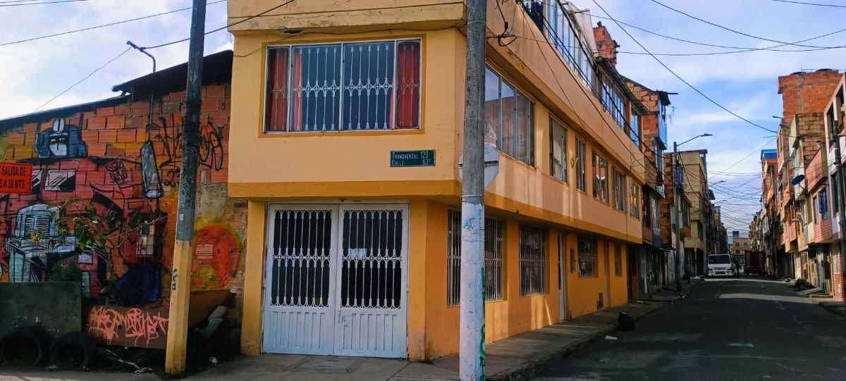 Casa en Venta - Bogota, VILLA ALSACIA 5784
