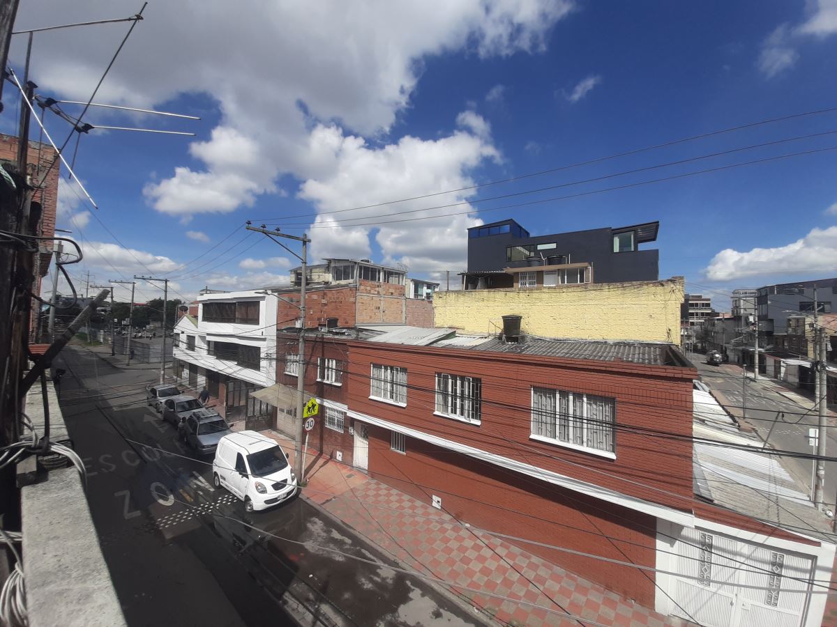 Casa en Venta - Bogota, LAS FERIAS 5652