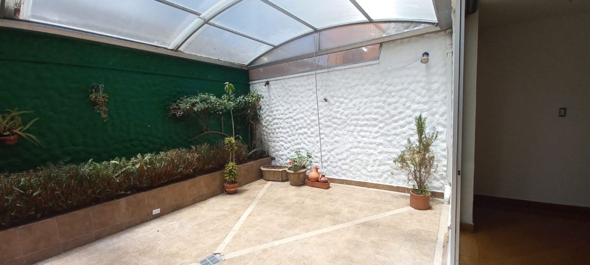 Casa en Arriendo - Bogota, SANTA PAULA 4689