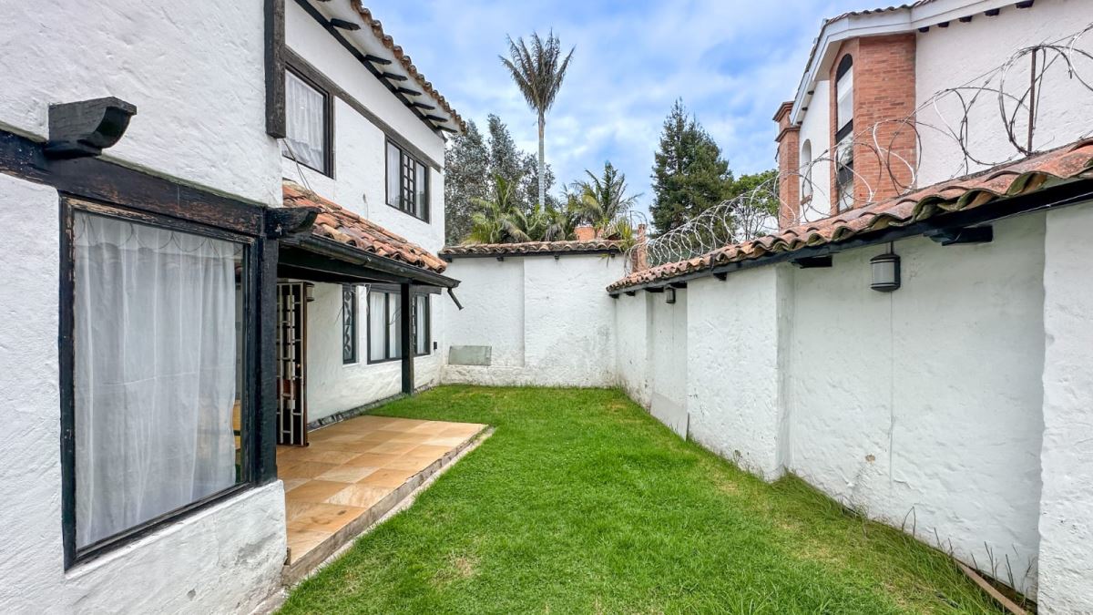 Casa en Arriendo - Bogota, NIZA 5950