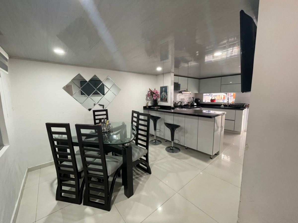 Casa en Arriendo - Bogota, VILLA DEL PRADO 4643