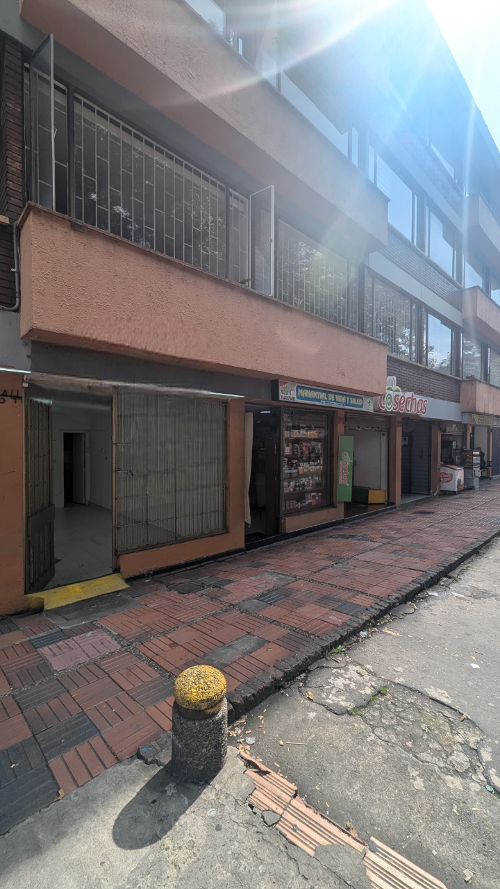 Local en Arriendo - Bogota, LAGO GAITÁN 4421