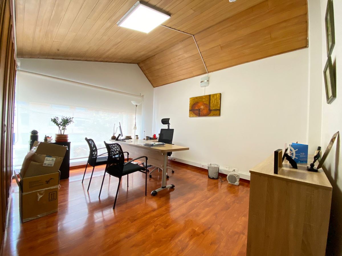Casa en Arriendo - Bogota, SANTA BÁRBARA 3360