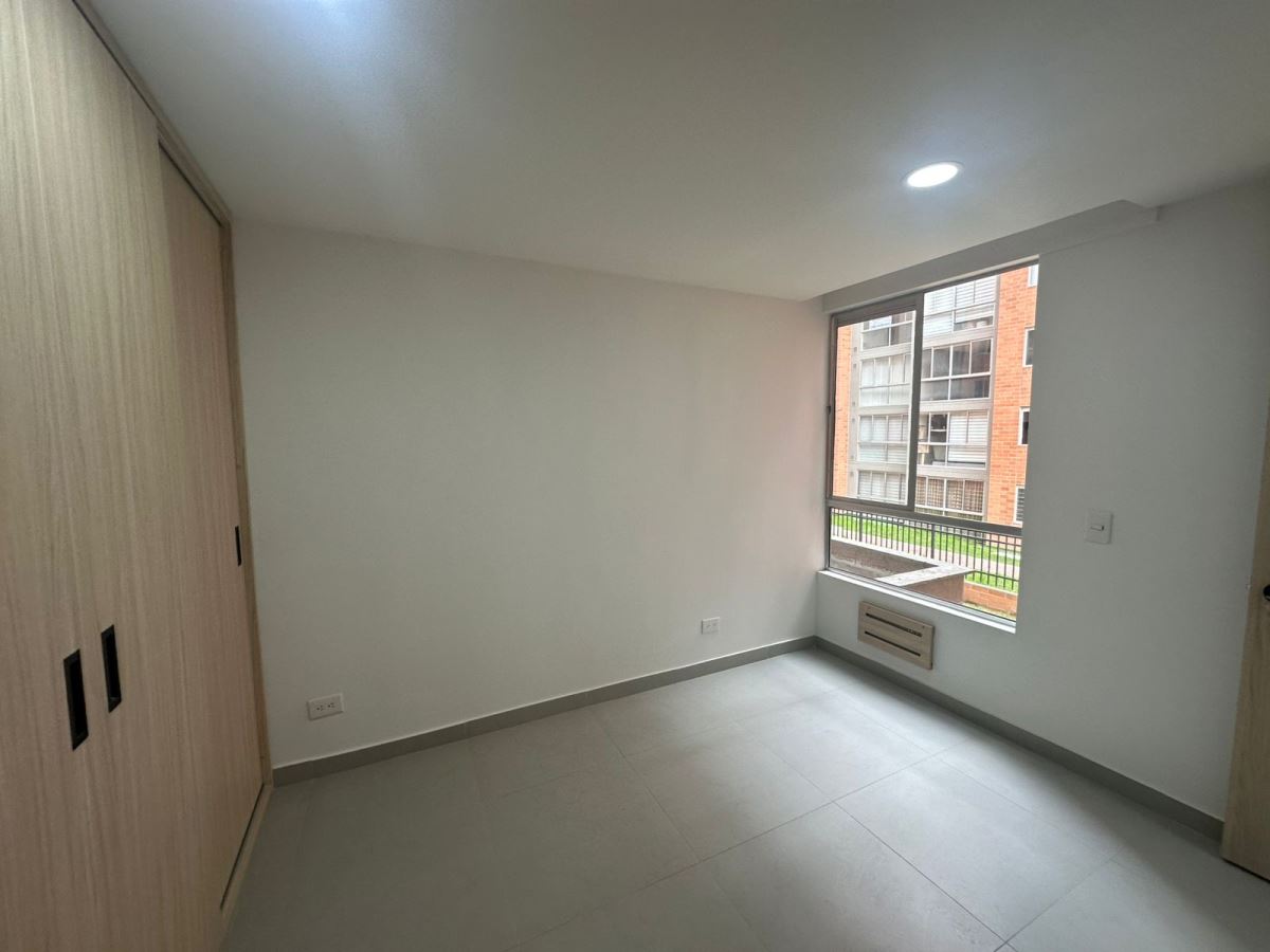 Apartamento en Arriendo - Bogota, HAYUELOS 4483