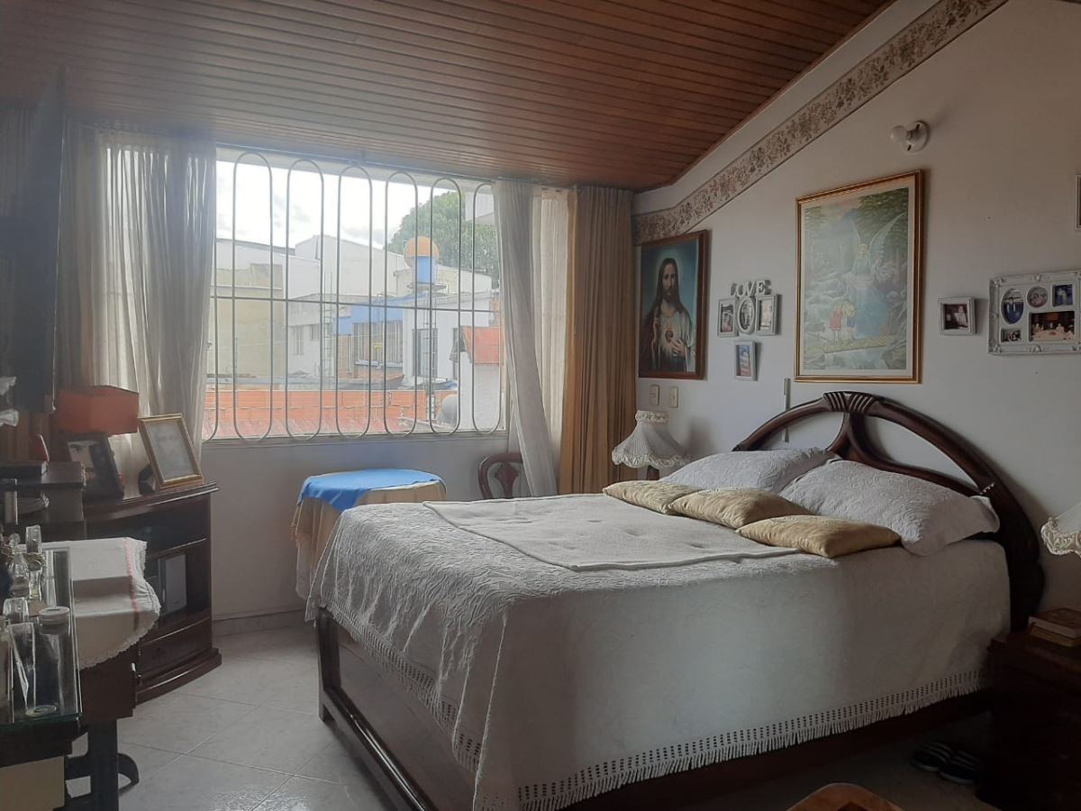 Casa en Venta - Bogota, NORMANDÍA 4901