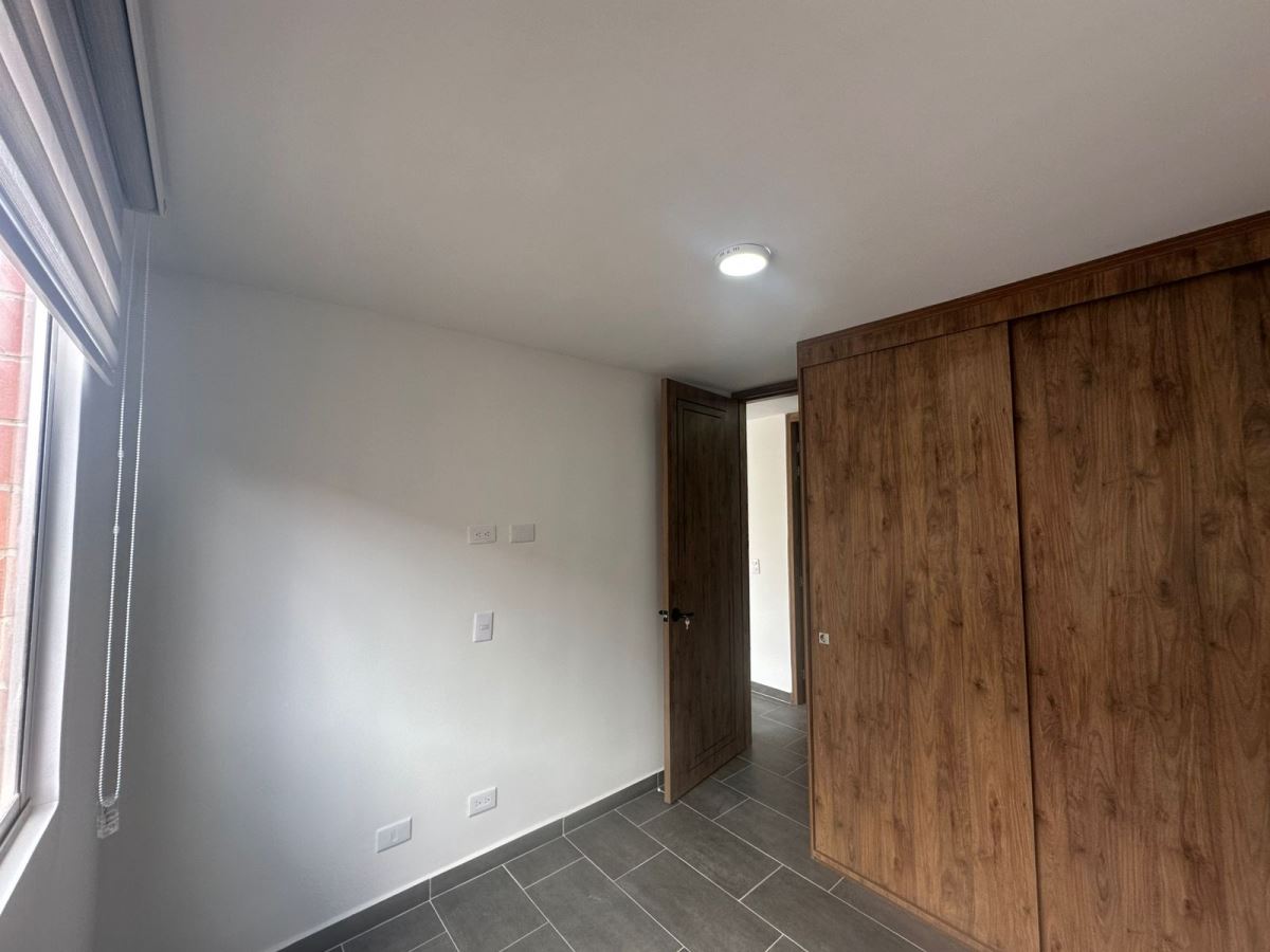Apartamento en Arriendo - Bogota, HAYUELOS 4721